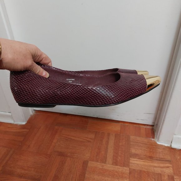 Beautiful Town Shoes leather flats size 7.5 new in box - Picture 4 of 7